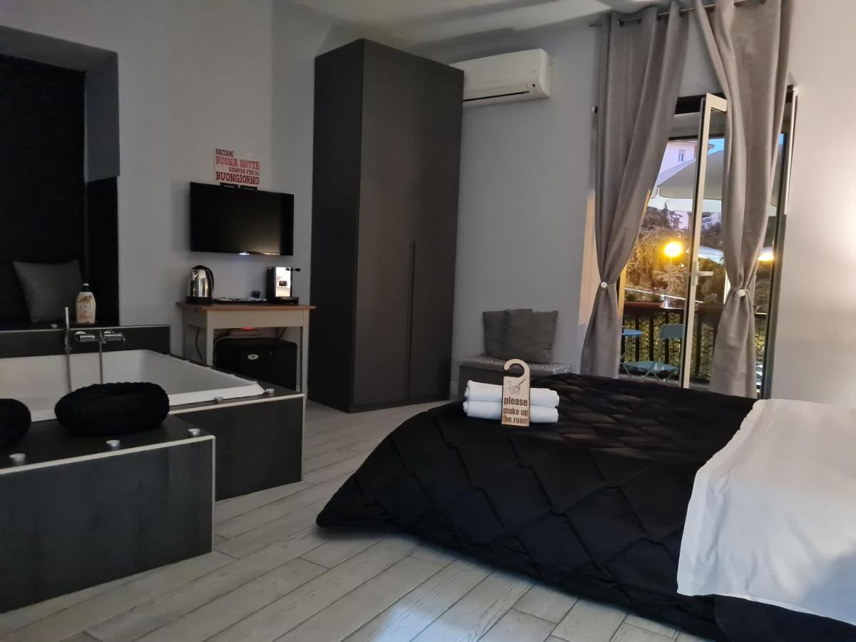Esposito Plaza- Rooms & Suite Naples Exterior photo
