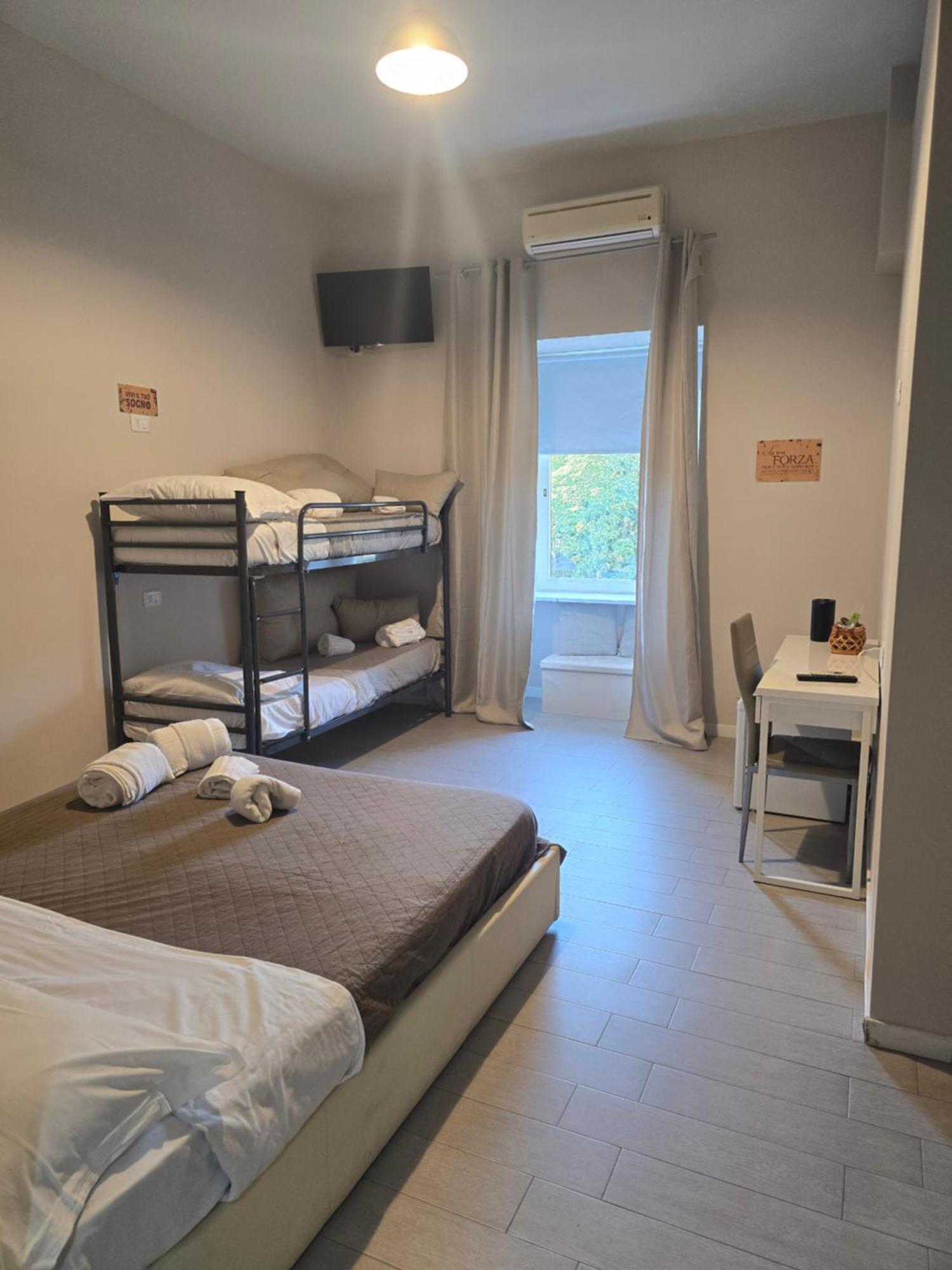 Esposito Plaza- Rooms & Suite Naples Room photo
