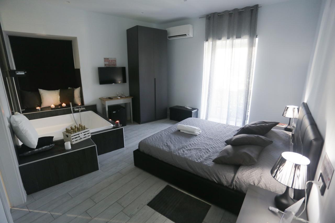 Esposito Plaza- Rooms & Suite Naples Exterior photo
