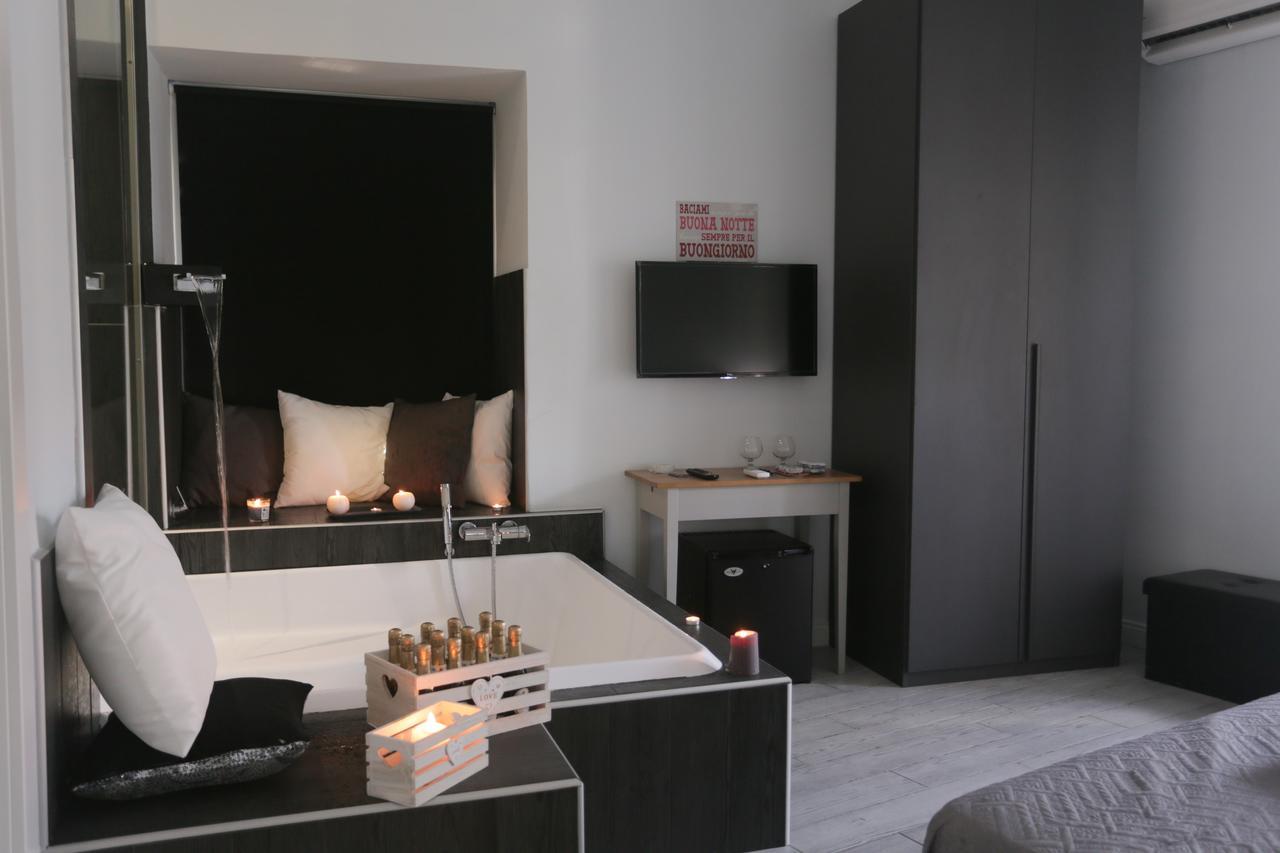 Esposito Plaza- Rooms & Suite Naples Exterior photo
